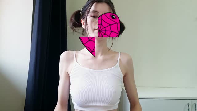 贪得无厌的眼镜辣妹喜欢吮吸鸡巴并手淫至深喉