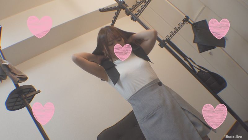 露脸无套乳头是粉色小穴也是粉色如同野兽般口交激烈无套中出性爱_FC2_PPV_4483986