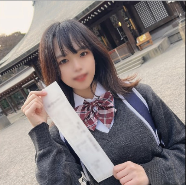 FC2精品无码PPV_3269309_顔出し_どこか寂しげで将来に不安を感じる思春期の可憐な女子生