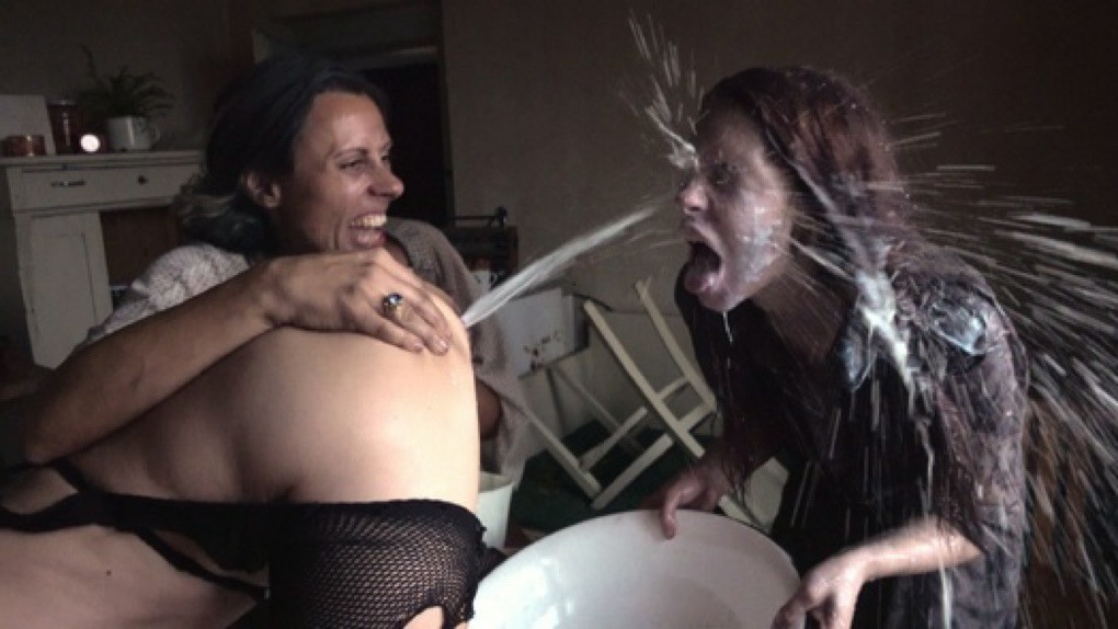 变态家族1第8集，肛门的流奶套餐-变态