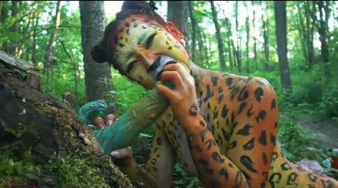 户外发现鸡巴，忍不住插入小穴～真恶心-变态