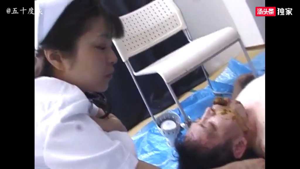 《粪便精选》医院女护士拉大便给病人吃①-变态