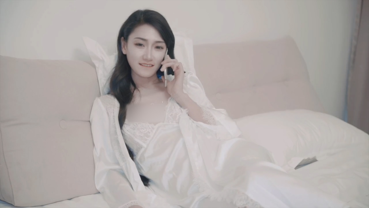 寂寞少妇打电话约一名帅哥过春节