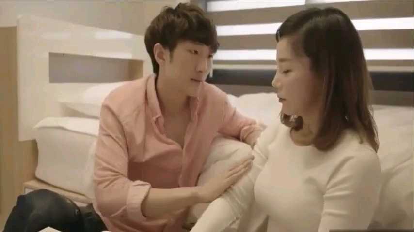 [小编推荐]极品在学师妹发骚，和老师激烈做爱，国内中文对白