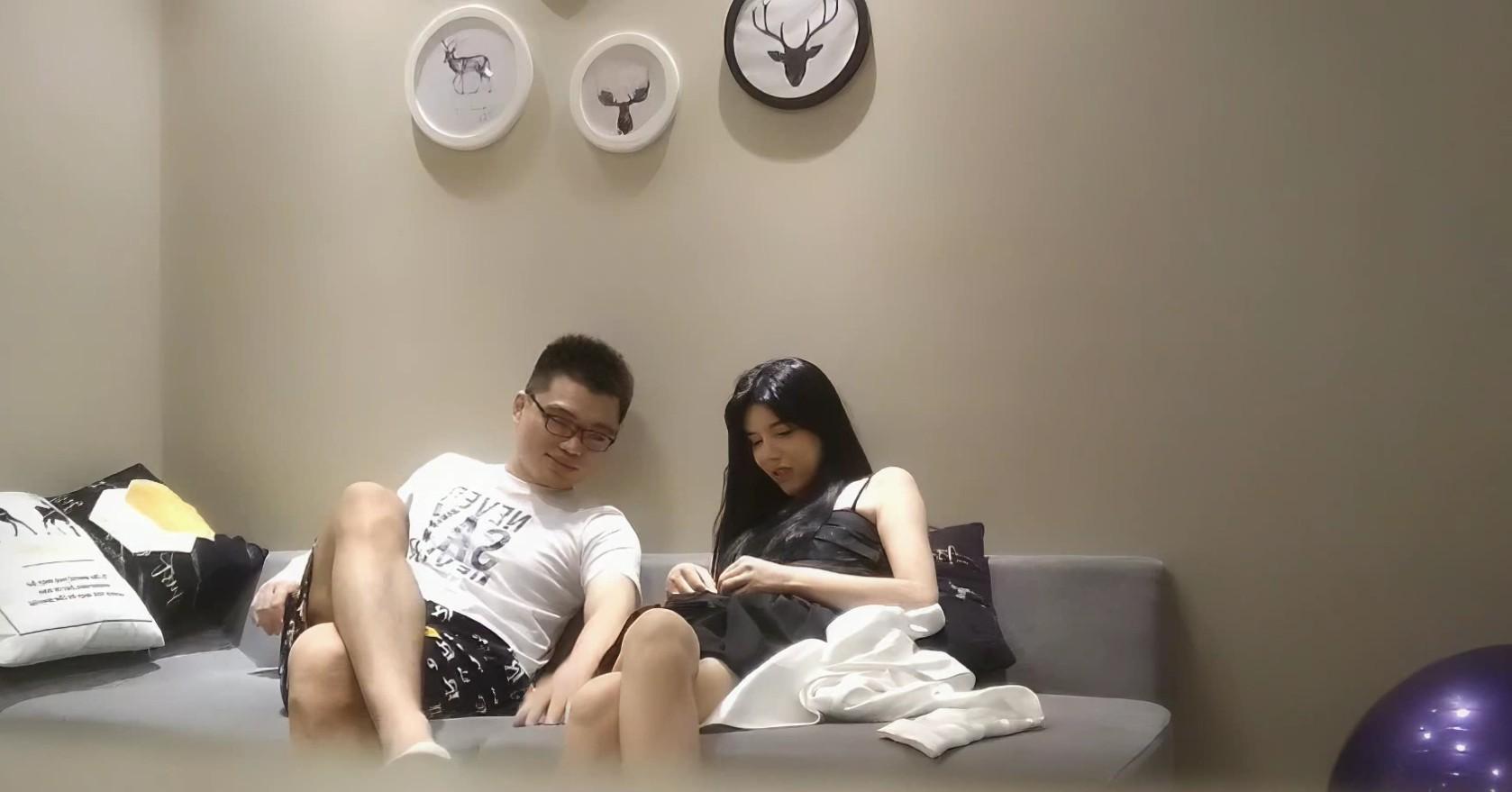 约操清纯校园女神，情趣黑丝温柔体贴第一集