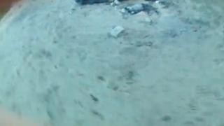 野外强奸在散步98年小女生！