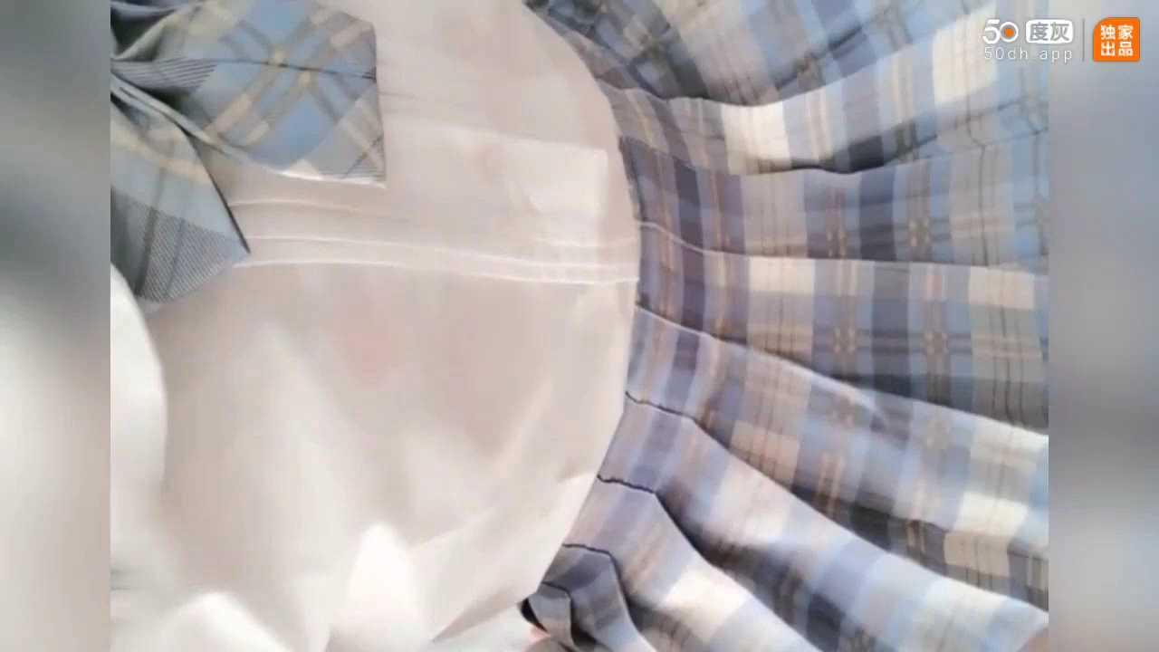 14 用钱找了个jk萝莉，第一次就这样给出去了