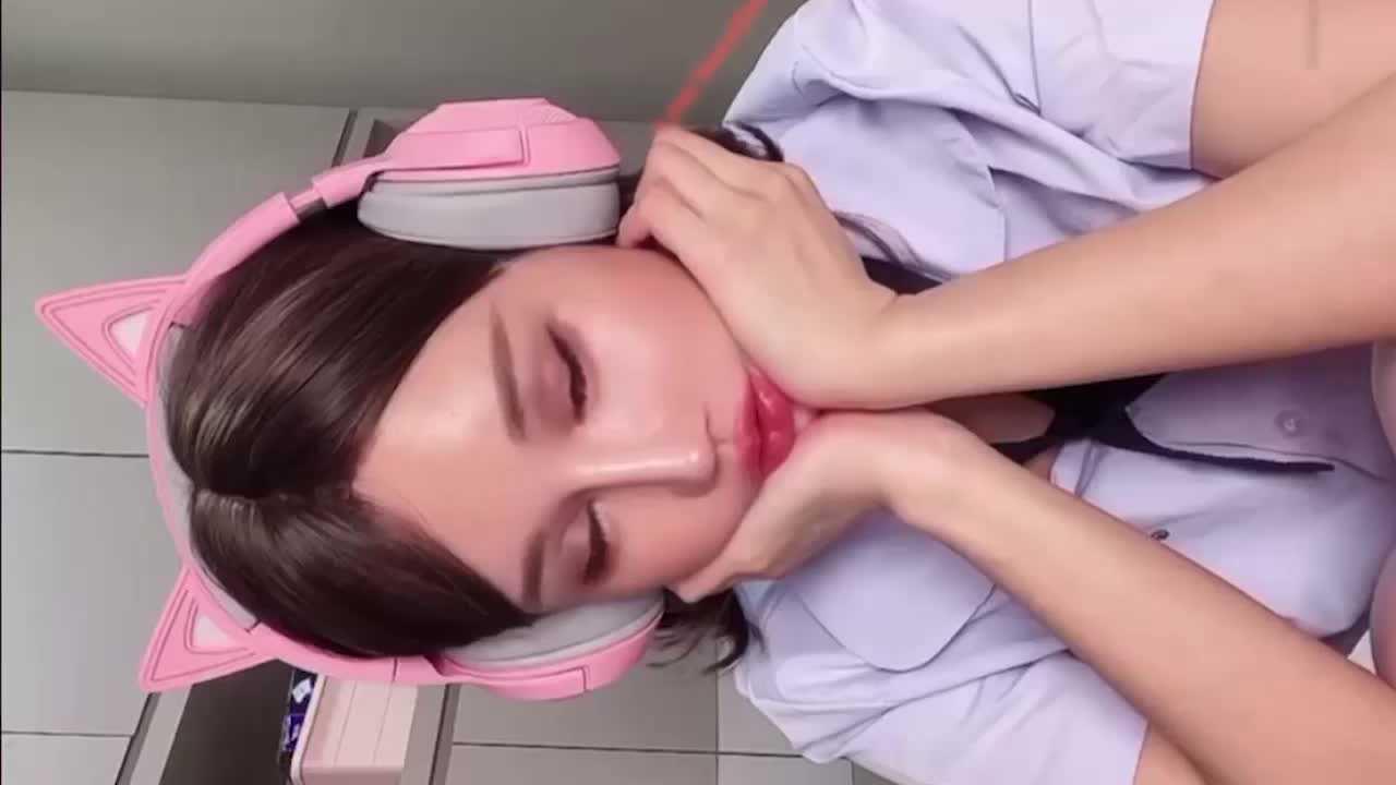 翘乳梦幻女神【辛尤里】火辣爆乳小妹 全裸极致诱惑