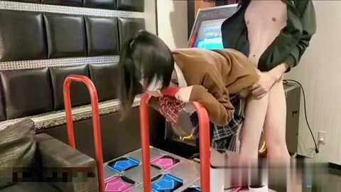 ①jk制服小姐姐在跳舞机上做爱