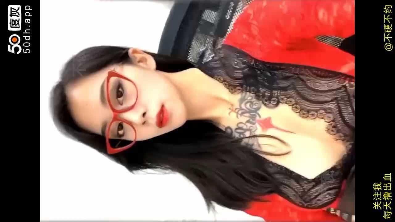 微博推特网红女神 张贺玉超大尺度自拍视频