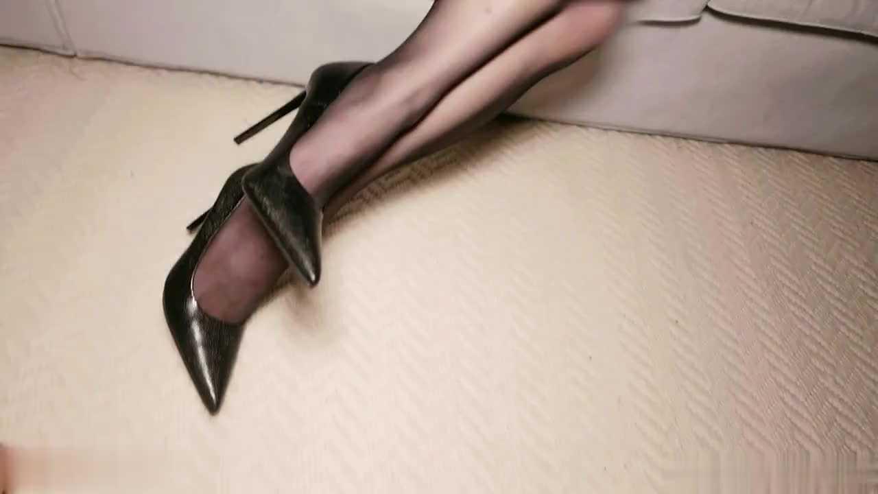 KU【Yuzukitty】全网首发_劲爆网红美少女【柚子猫】_Cosplay【旗袍黑丝】完整版，高清720P原版无水印