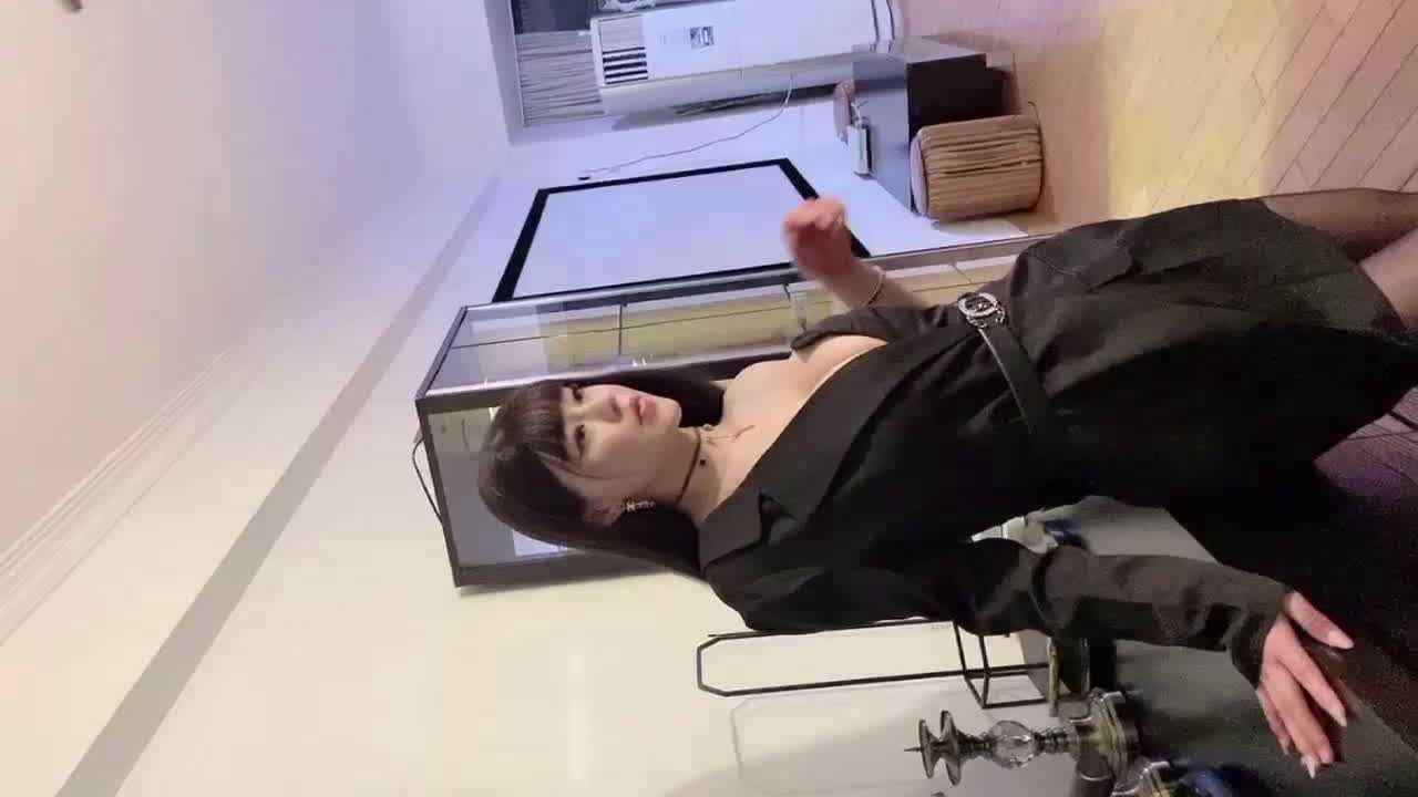 极品巨乳网红【朱可儿】震撼来袭-西装 蕾丝 爆乳