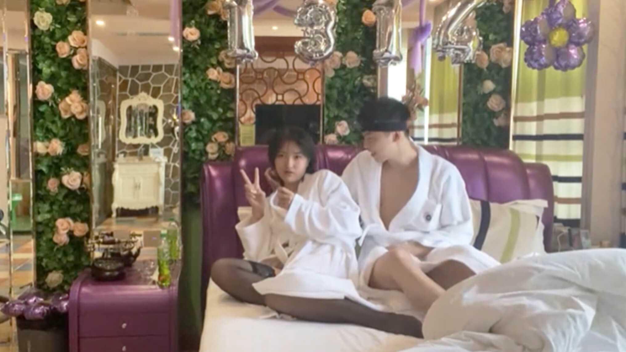 刚认识不久舞蹈科爱跳舞小姐姐，操逼项圈调教