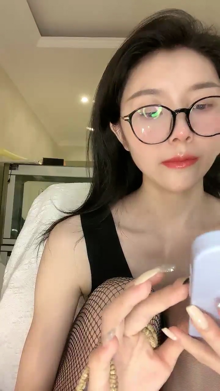 抖音小网红，初恋女神，【韩熙月】，模特身材，这电臀小马达真是太带劲，狂撸3回