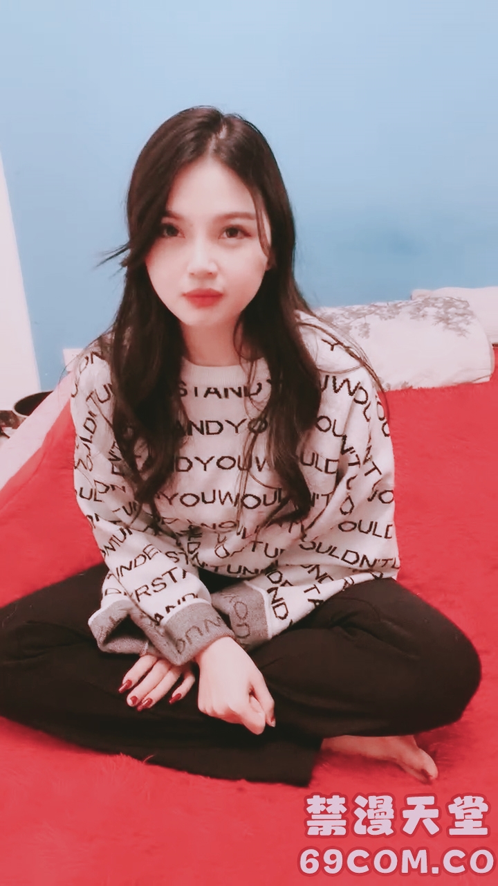 【禁漫直播】新疆的美女！气质超棒3P名场面！灵活小舌头舔屌,一个操逼一个插嘴,叫起来好骚,操的美女很享受