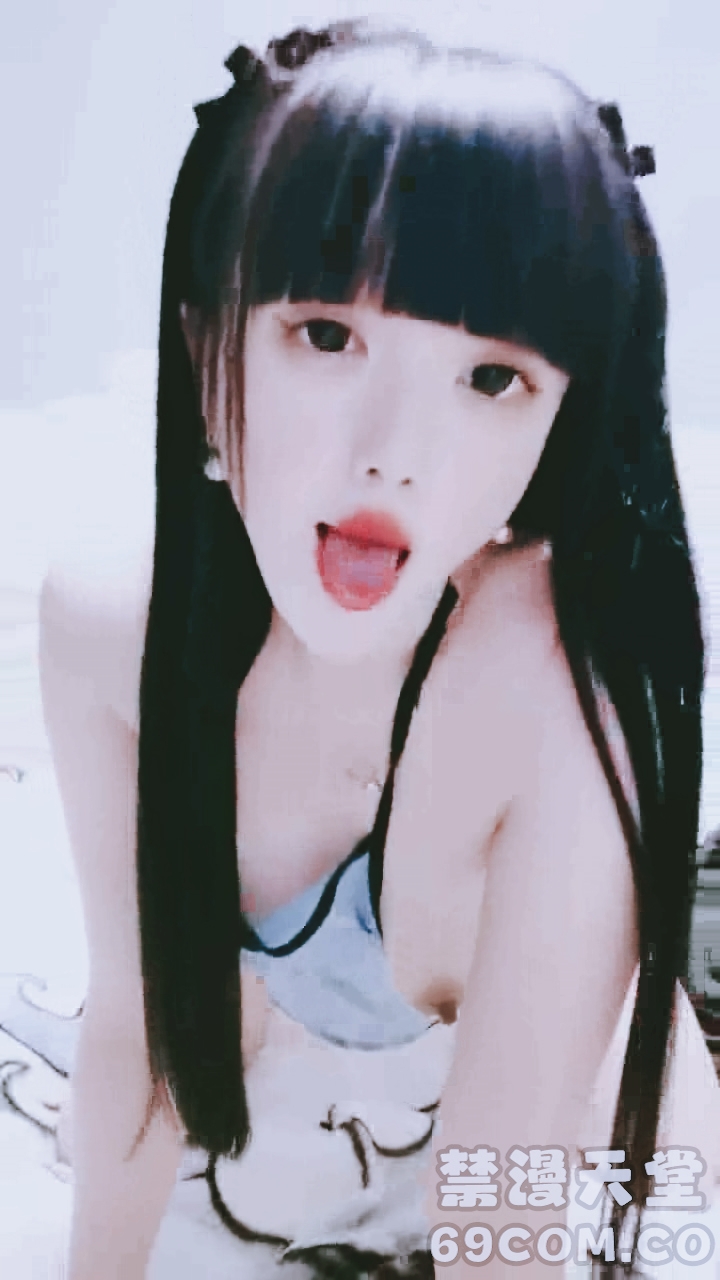 【禁漫直播】新人直播肤白貌美长得像洋娃娃一样的骚女人镜头前诱惑狼友,揉奶抠逼浪叫呻吟,想要狼友的大鸡巴骚穴掰开