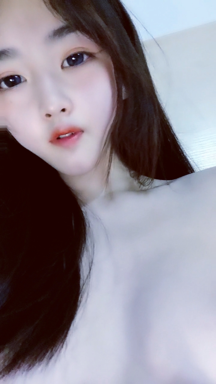 【禁漫直播】纯情玉女小可爱,露脸大秀直播,你想要的都给你看,全程露脸互动狼友撩骚不断,揉奶玩逼道具抽插洗澡诱惑