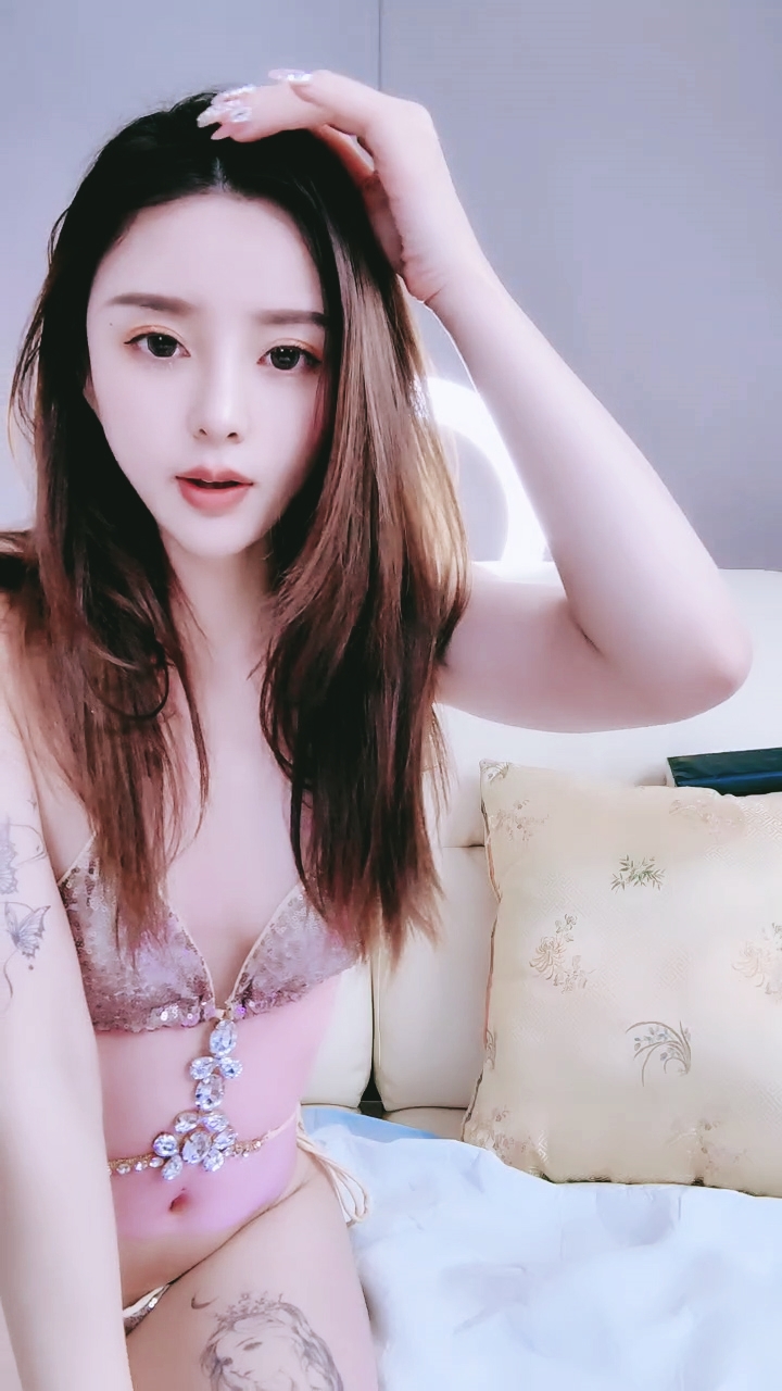 【禁漫直播】顶级尤物！气质女神！双女自慰秀,无毛骚穴假屌抽插,翘起屁股互捅,娇喘呻吟流出白浆,极度风骚诱惑