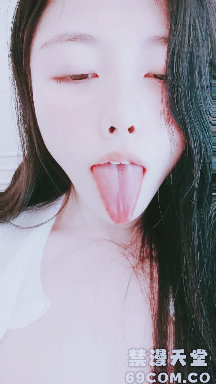 【禁漫直播】绝对女神,长发近景特写手指掰穴超级粉嫩蝴蝶逼 手指进洞,揉搓外阴 尝试淫水的味道