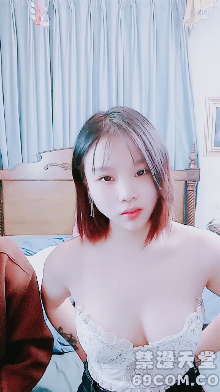 【禁漫直播】露脸新人小少妇跟蒙面大哥激情啪啪,全程露脸让大哥揉奶玩逼,吃骚奶子口交大鸡巴大鸡巴无情抽插直接干射了