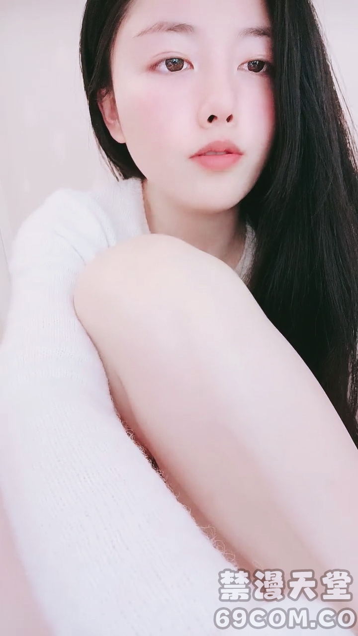 【禁漫直播】长发大眼萌妹子,超多角度露出极品白虎穴超级干净粉嫩如初销魂道具自慰