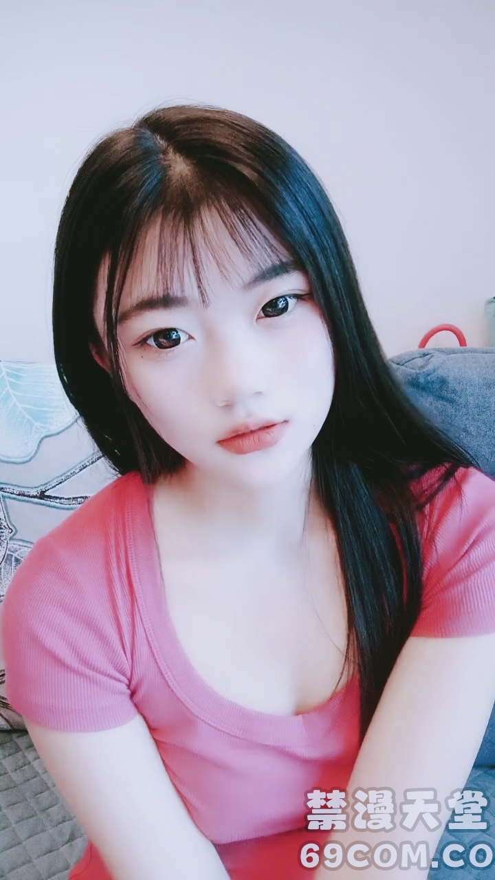 【禁漫直播】清纯小妖女露脸白丝诱惑跟小哥哥激情啪啪大秀,让小哥舔逼样子好骚,逼毛没几根让小哥各种姿势抽插玩弄好骚