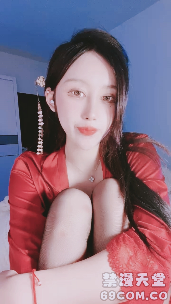 【禁漫直播】网红女神黑丝高跟露脸宝贝燃情大秀直播,跟狼友互动撩骚听指挥,掰开骚穴看特写完美好身材,跳蛋自慰逼逼