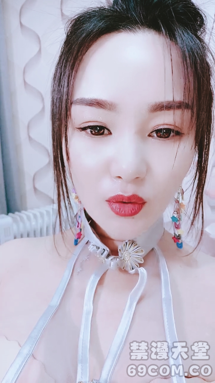 【禁漫直播】真正的颜值范御姐,透明情趣内衣,跳蛋插穴,黑牛外阴加持欲仙欲死的享受