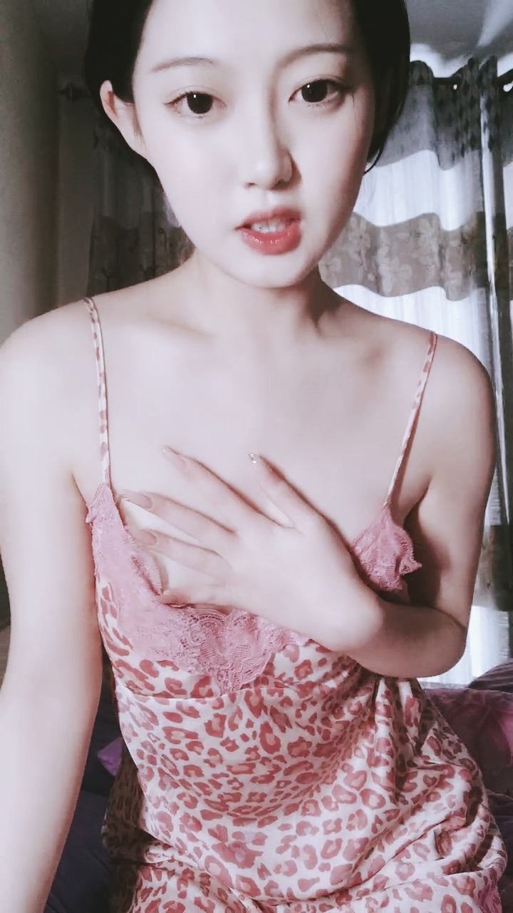 【禁漫直播】粉色调保温情趣吊带,甜美气质女神,水晶道具自慰舔屌,全裸自慰