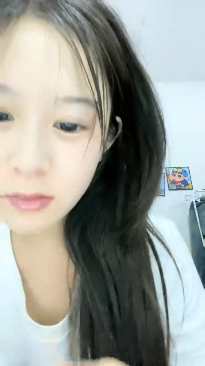 [直播] 农村大学生暑假生活 【音音不哭】 清纯嫩妹 户外冲澡 地里新摘的黄瓜 狂抽插高潮  2