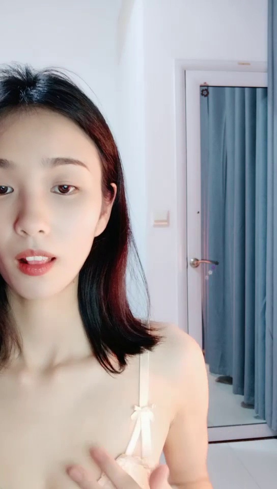 [直播] 完美女神 【一只嘭嘭】完美身材 亭亭玉立 流口水 看着很清纯 这阴毛长得太狂野了  4