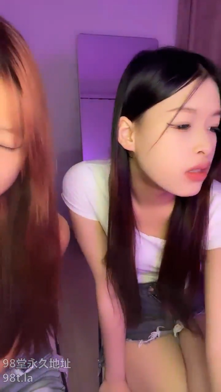 [直播] 两个刚成年学生   【涵涵和璐璐】 刚下海就被干了 懵懂的眼神 少女的肉体 无套内射  6