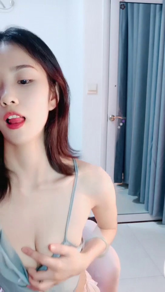 [直播] 完美女神 【一只嘭嘭】完美身材 亭亭玉立 流口水 看着很清纯 这阴毛长得太狂野了  6