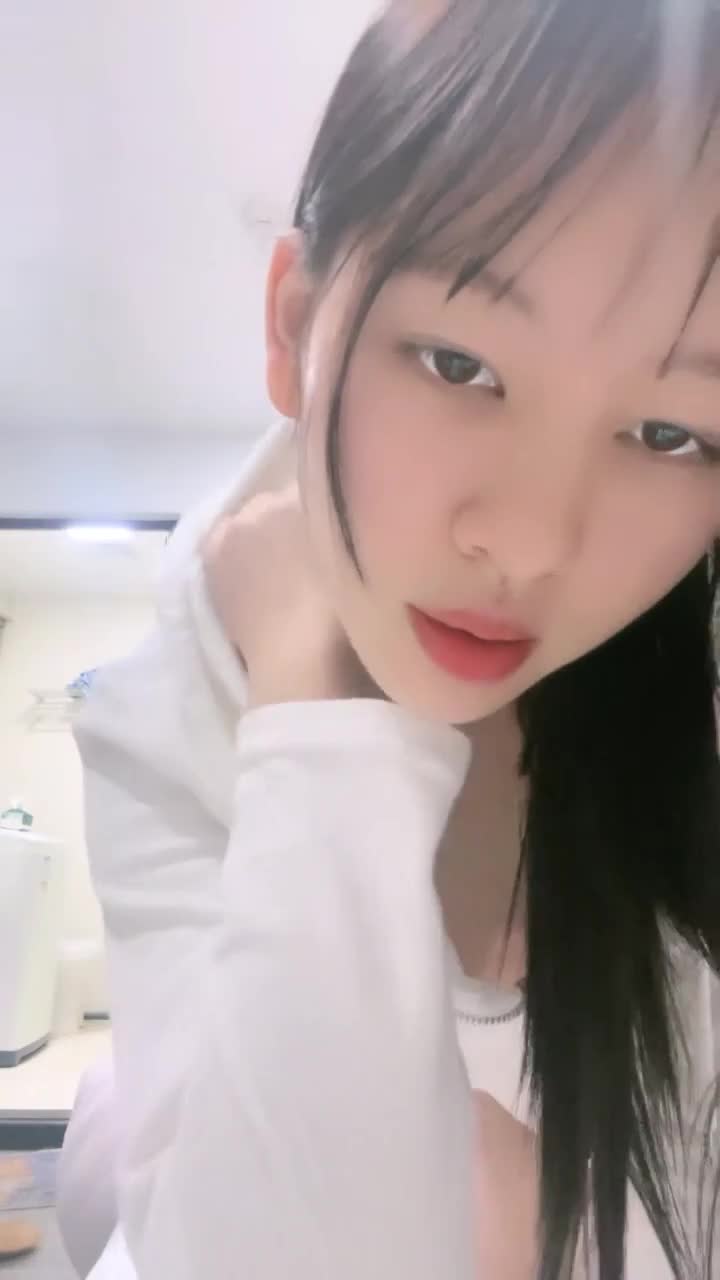 [直播] 原来的换妻极品探花   【痞痞黑】日常生活 无套啪啪 逼粉毛少 皮肤白 让人魂牵梦绕的尤物  3