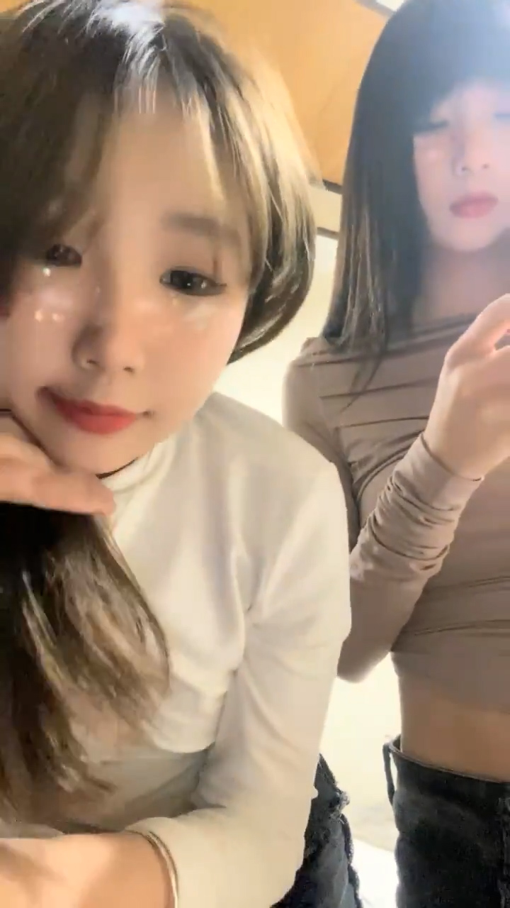 [直播] 一只兔叽吖校花双女神   !尺度升级完全放飞   无套群P 小妹妹挺漂亮 被干得娇喘阵阵  6