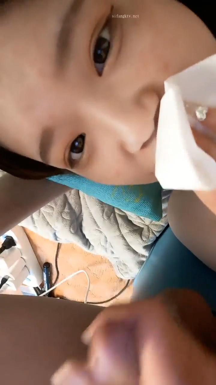 [直播] 最新下海小仙女  【纯欲小白兔】 扎着两只辫子的小妹 被两个男的轮番干 刮了毛内射 真猛真精彩  6