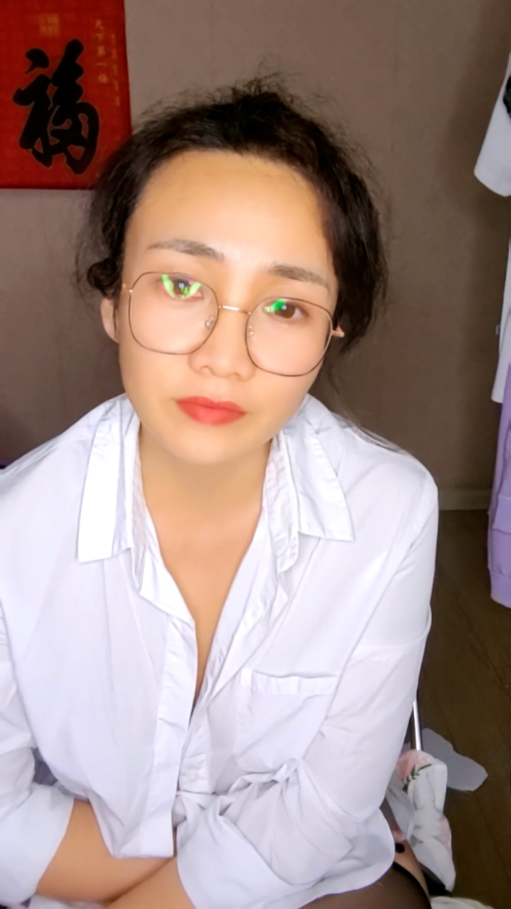 [直播] 年度精品人妻 喜欢姐姐这一款的不要错过 【随便问问是谁】 超骚 风情万种 年轻时候肯定是个大美女  11