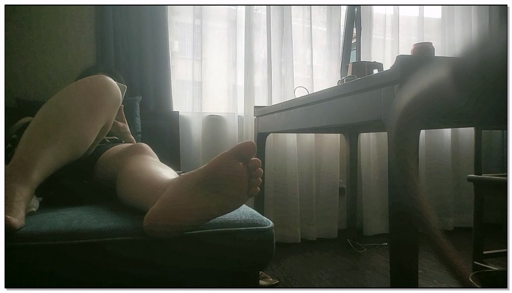 [直播] 推荐【良家故事】23.05.03 偷拍 网恋 中年良家妇女收割机   2天1女 人妻出轨 酒店内放纵自己的欲望  8