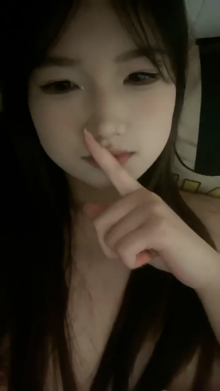 [直播] 好纯 好美 【粉嫩少女】 新人 吃了催情药助兴 3p享受两个男人的大鸡巴 精彩刺激爽死了  9