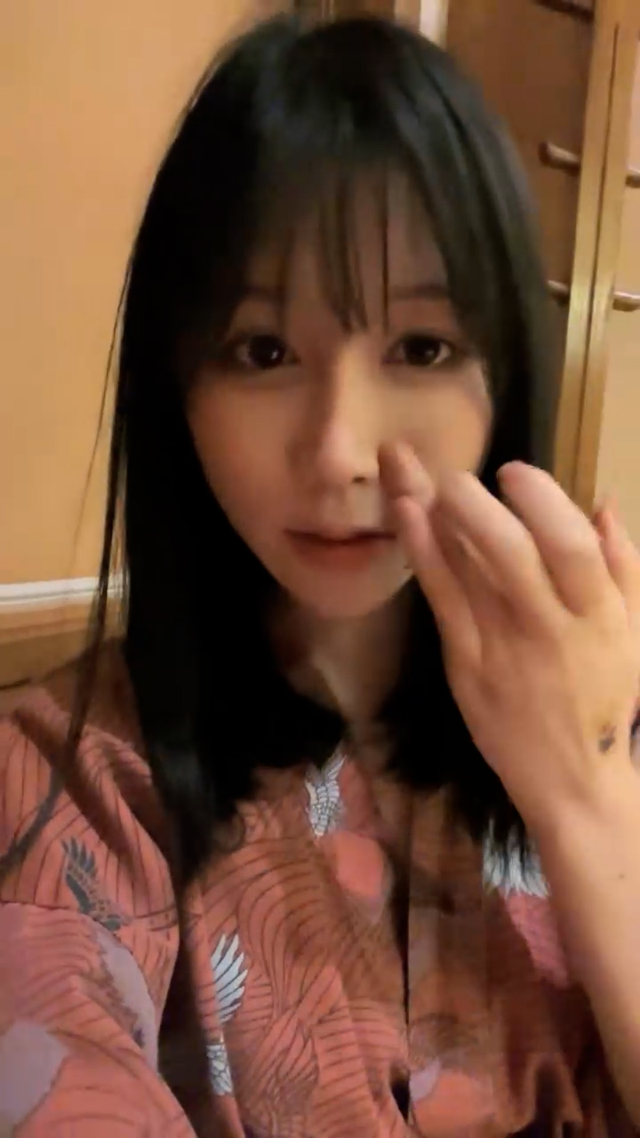 [直播] 抖音女网红 【京鱼儿】 童颜巨乳女神   掰穴自慰   狂射中 人工白虎 这骚穴真是欠操欠插 好美啊  8