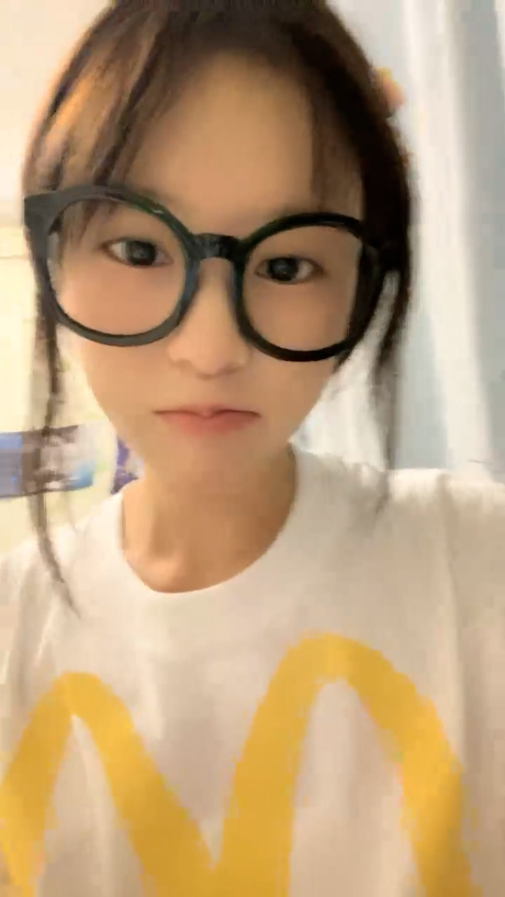 [直播] 农村大学生暑假生活 【音音不哭】 清纯嫩妹 户外冲澡 地里新摘的黄瓜 狂抽插高潮  5