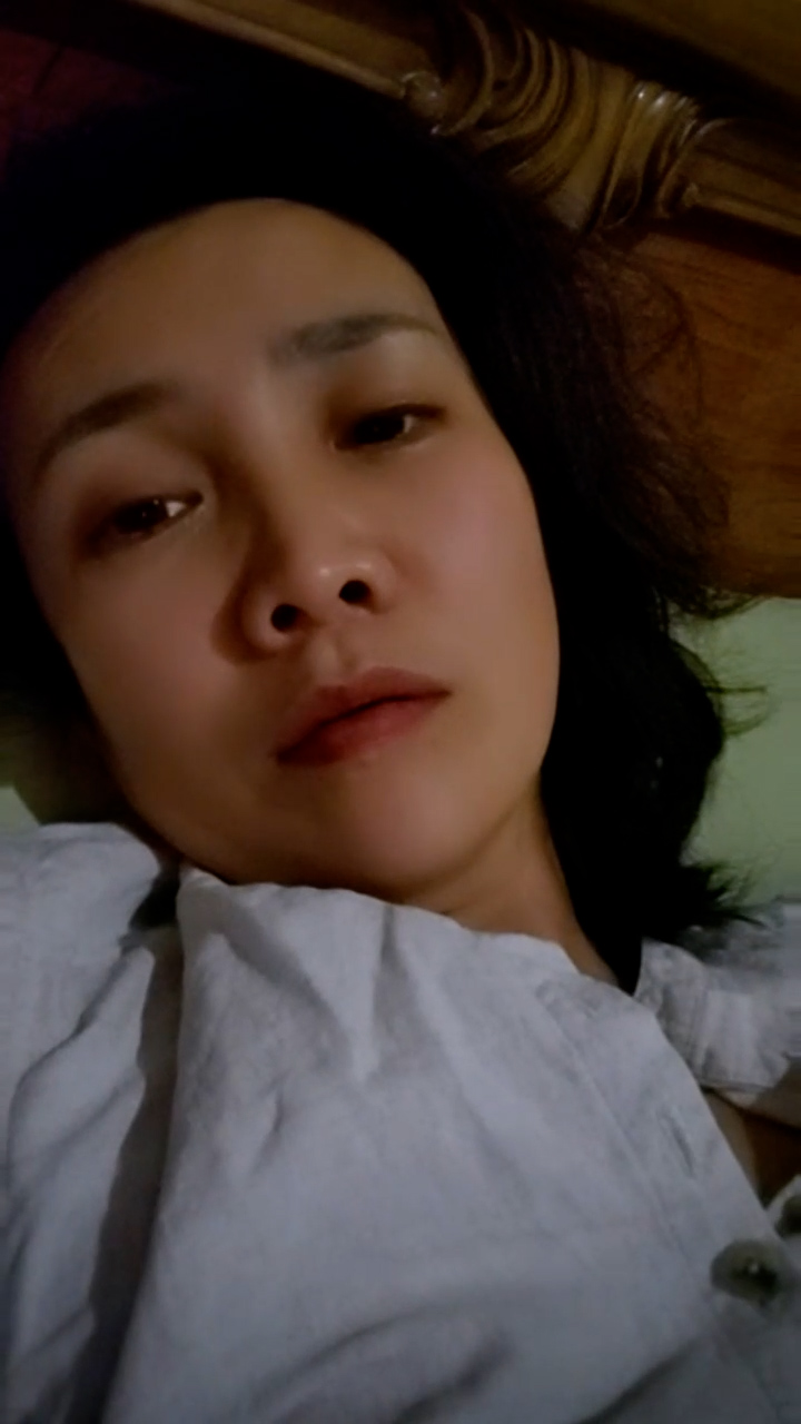 [直播] 年度精品人妻 喜欢姐姐这一款的不要错过 【随便问问是谁】 超骚 风情万种 年轻时候肯定是个大美女  17