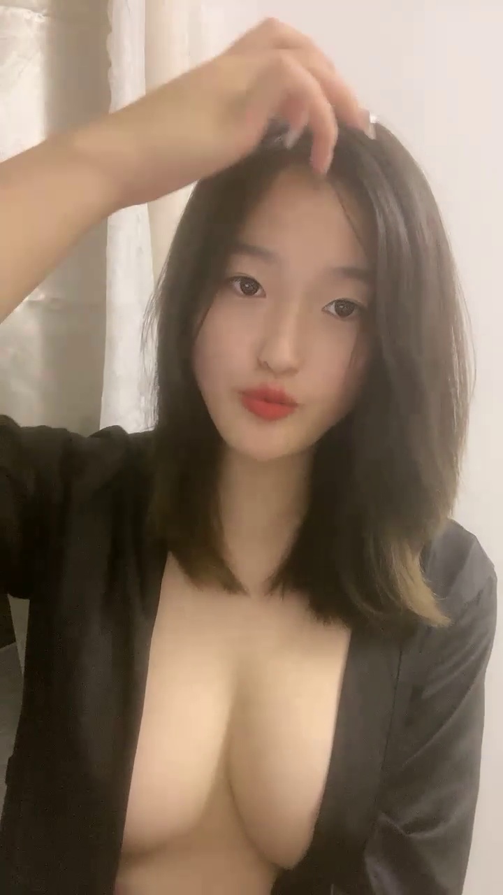 [直播] 推荐 00后的安徽小美女 【大奶碗碗】 奶子无敌的大 还是纯自然的 跟男友做爱叫得真好听  2