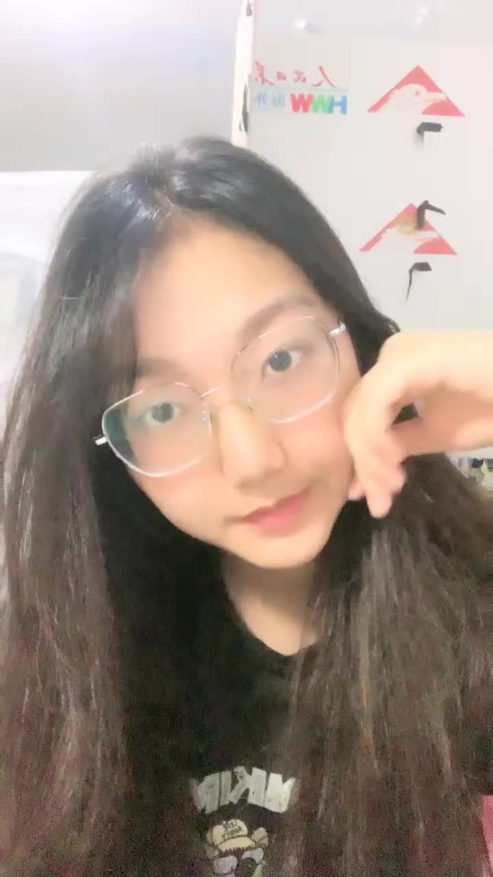 [直播] 正宗大学生 【小野猫555】 暑假健身房洗澡   宿舍流白浆 旁边人来人往 玩得就是这份心跳刺激