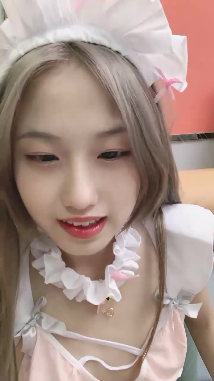 [直播] 这个极品 看了好喜欢 【在校大一学妹】 女仆装清纯学妹 被土豪大胖子干 粉嘟嘟的少女逼和奶子