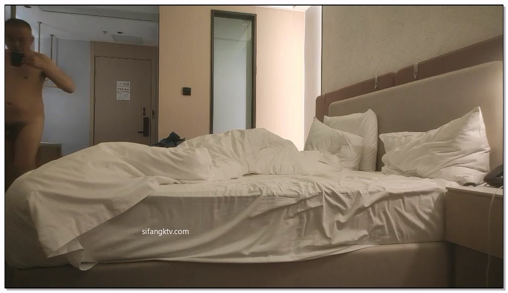 [直播] 推荐 【良家故事】22.05.11偷拍.网交新认识中年妇女 看起来赶时间 搞完洗完澡 春风满面得意的笑  2