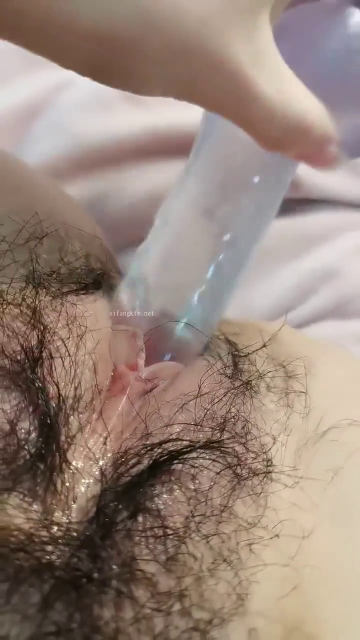 [直播] 千年难得一见的女神下海了   【女神小雪糕】 破天荒大秀 反差眼镜妹 抵挡不住金钱诱惑 怒下海脱光