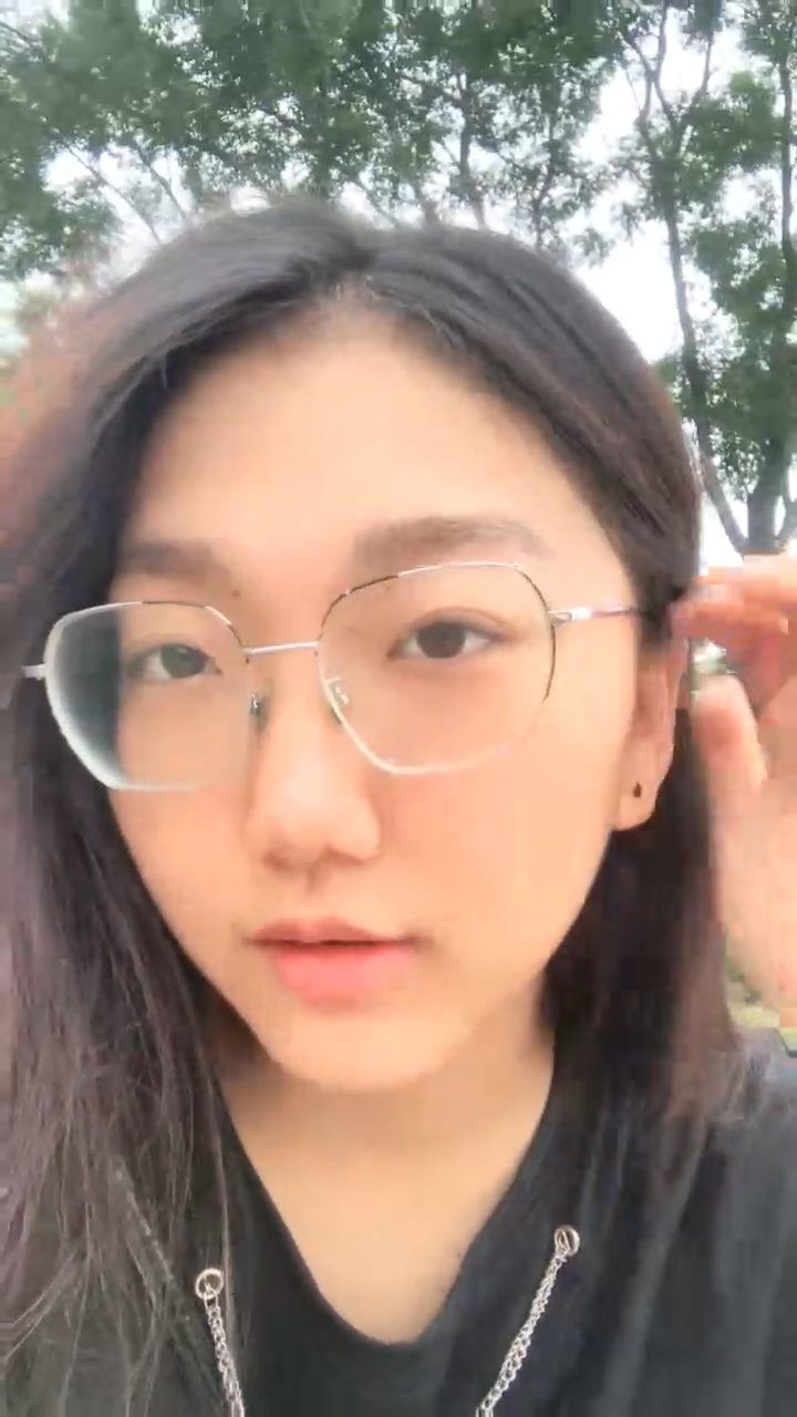 [直播] 越来越疯狂了 【小野猫】 G奶学妹 健身房里偷偷露出 回到家里 楼梯间正裸露  6