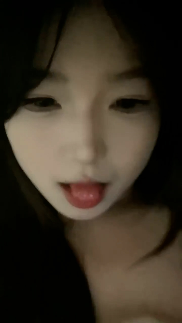 [直播] 好纯 好美 【粉嫩少女】 新人 吃了催情药助兴 3p享受两个男人的大鸡巴 精彩刺激爽死了  7