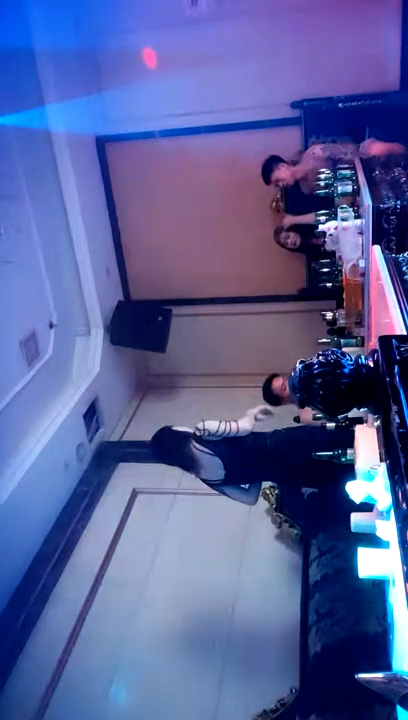 [直播] 2023.6.12 【换妻极品探花】 三对夫妻淫乱KTV 灯红酒绿 男男女女放下束缚 尽情释放欲望 刺激